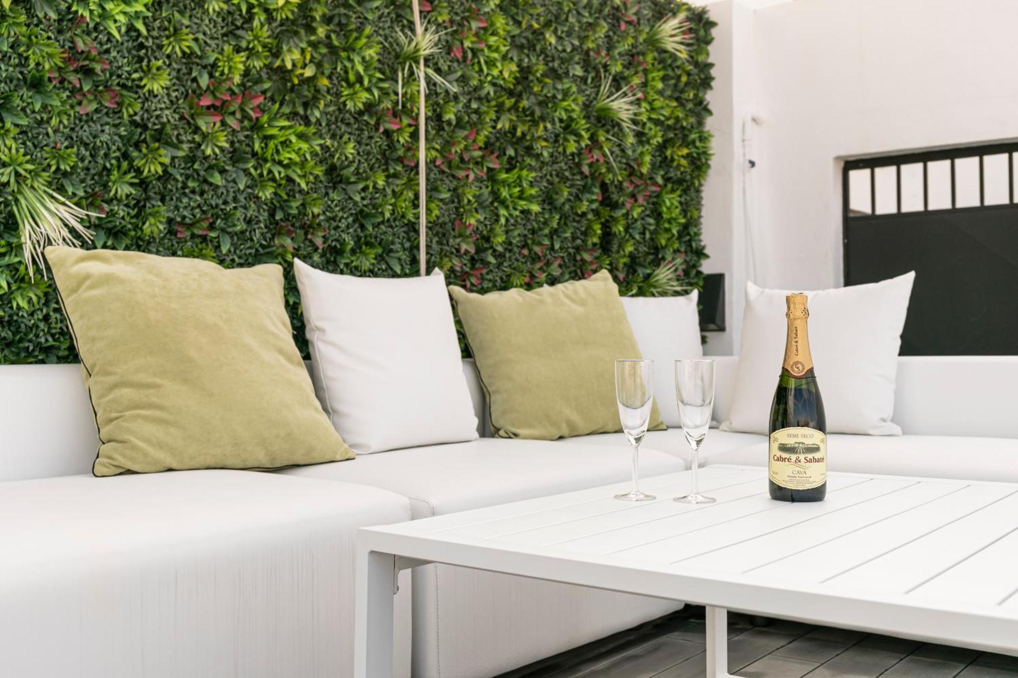 Isg Apartments Modern Atticpool At The Cathedralfree Parking Seville Luaran gambar