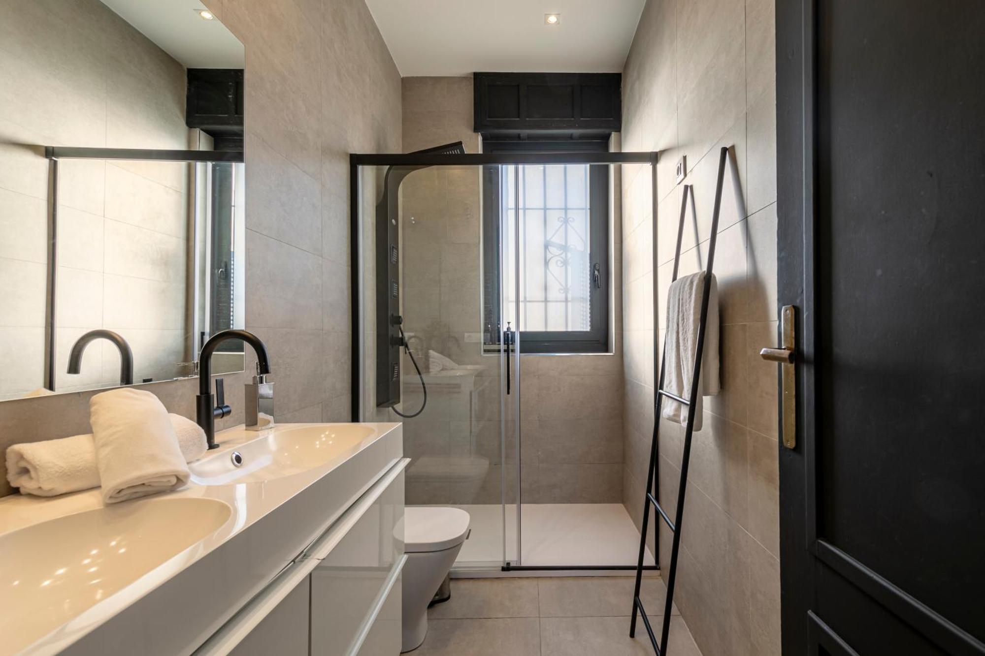 Isg Apartments Modern Atticpool At The Cathedralfree Parking Seville Luaran gambar